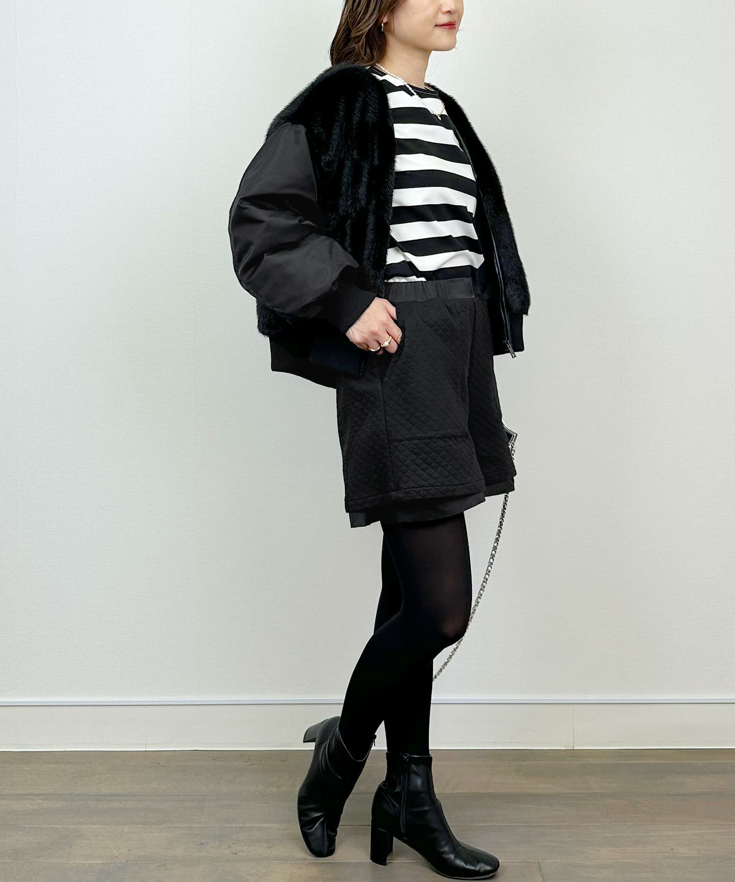 model：H164　着用サイズ：M　ブラック