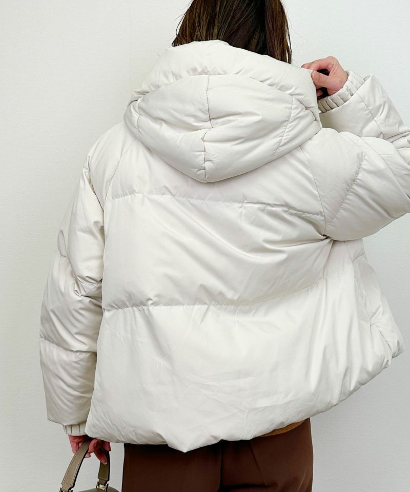 model：H164　着用サイズ：M　ベージュ