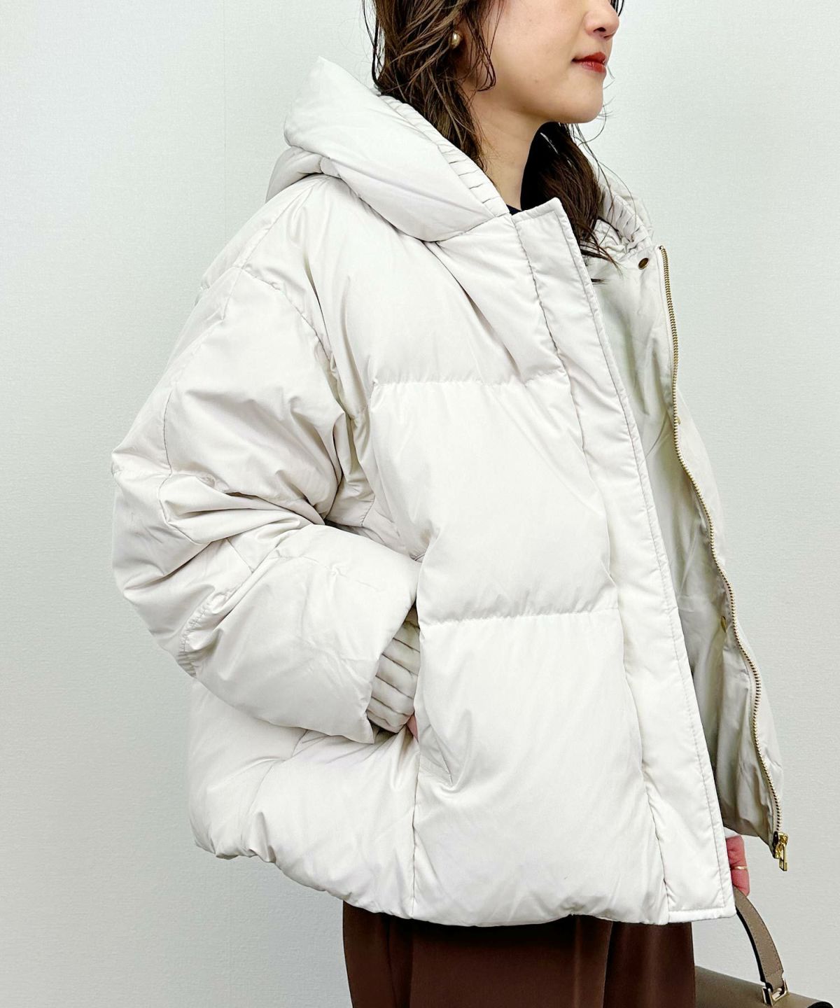 model：H164　着用サイズ：M　ベージュ