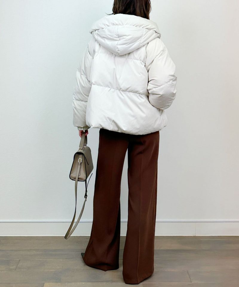 model：H164　着用サイズ：M　ベージュ