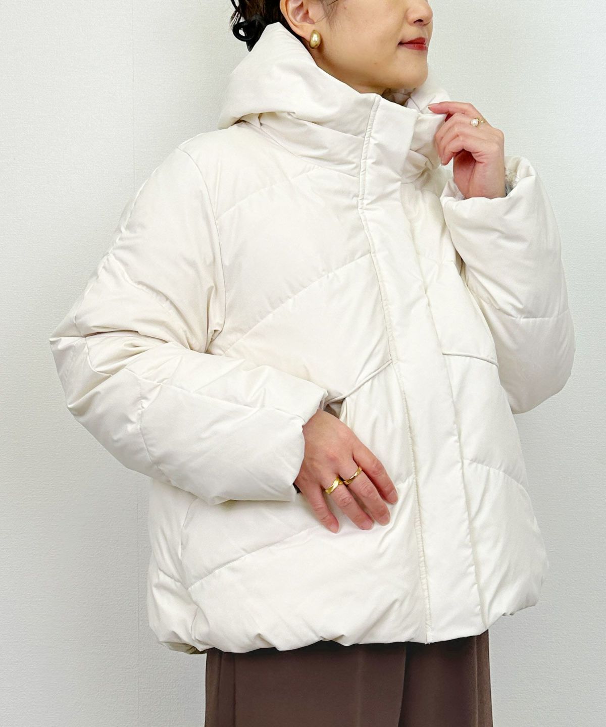 model：H164　着用サイズ：M　アイボリー