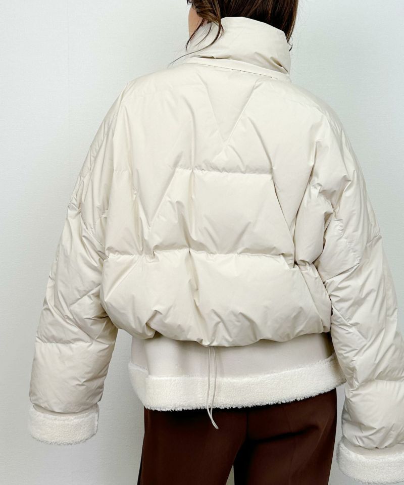 model：H164　着用サイズ：M　オフホワイト　フードなし/裾ドロスト絞った状態