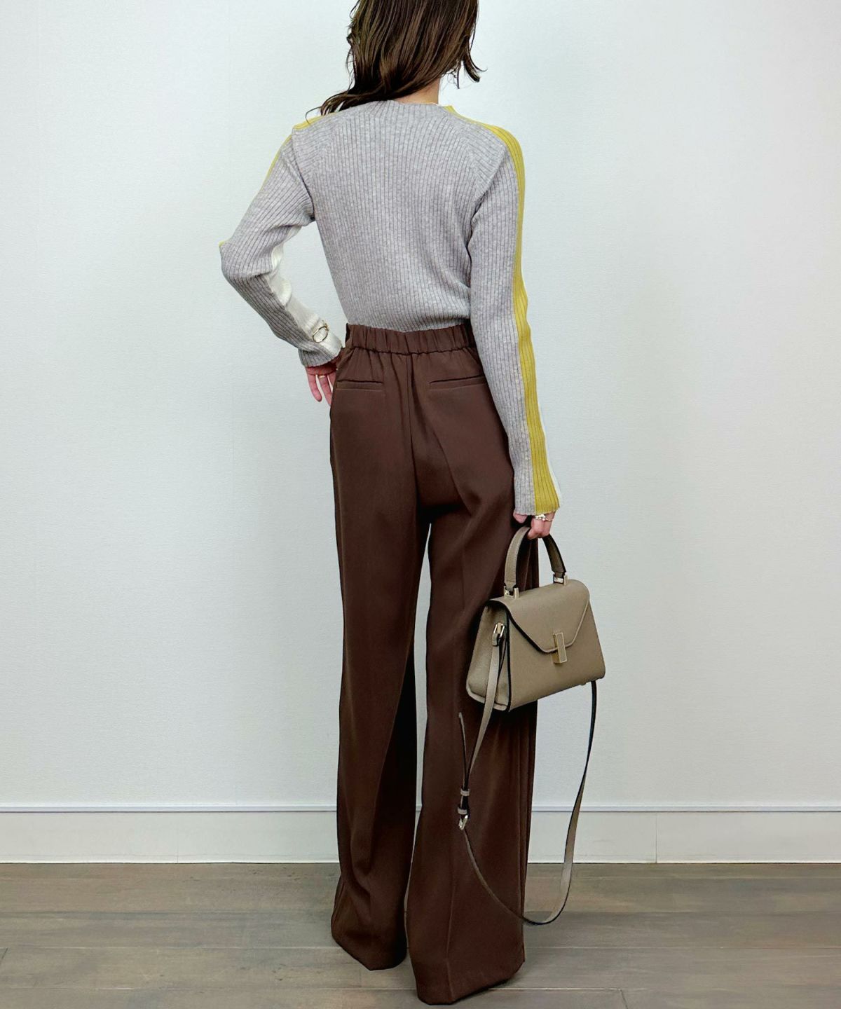 model：H164　着用サイズ：M　アイボリー