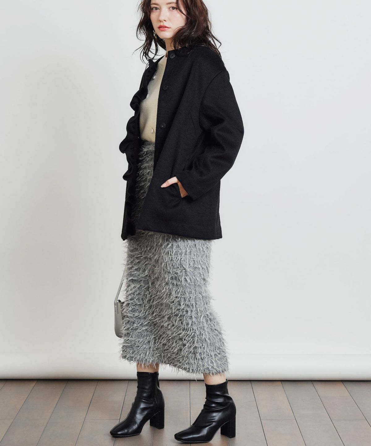 model：H155　着用サイズ：M　ライトグレー