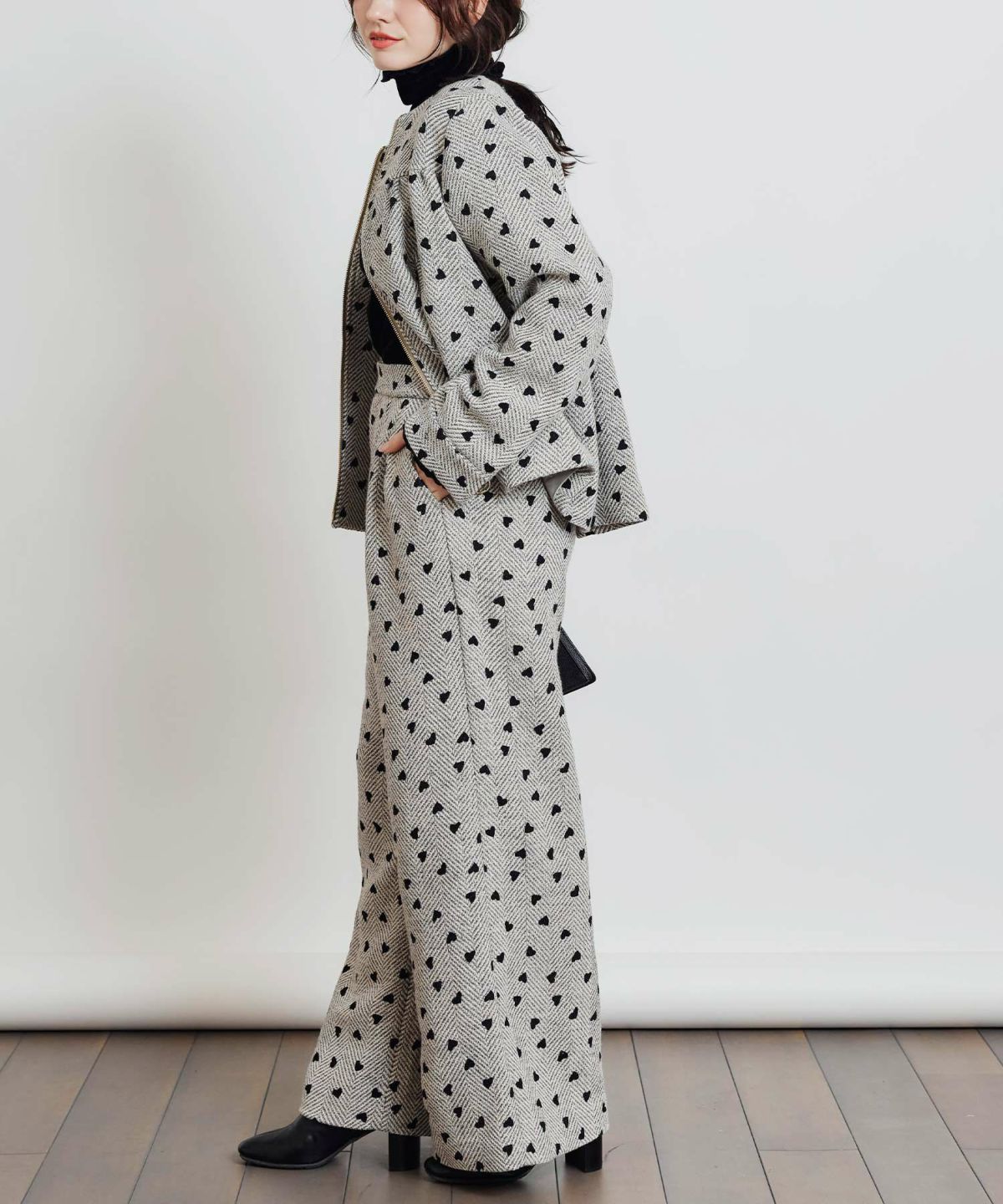 model：H155　着用サイズ：M　ベージュ　セットアップで