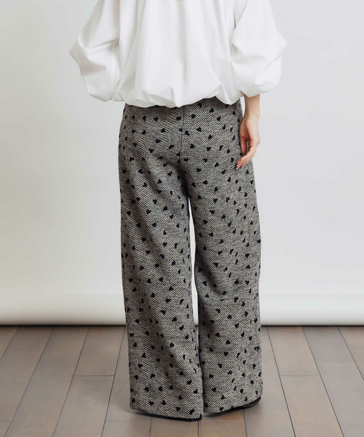 model：H155　着用サイズ：M　モカ