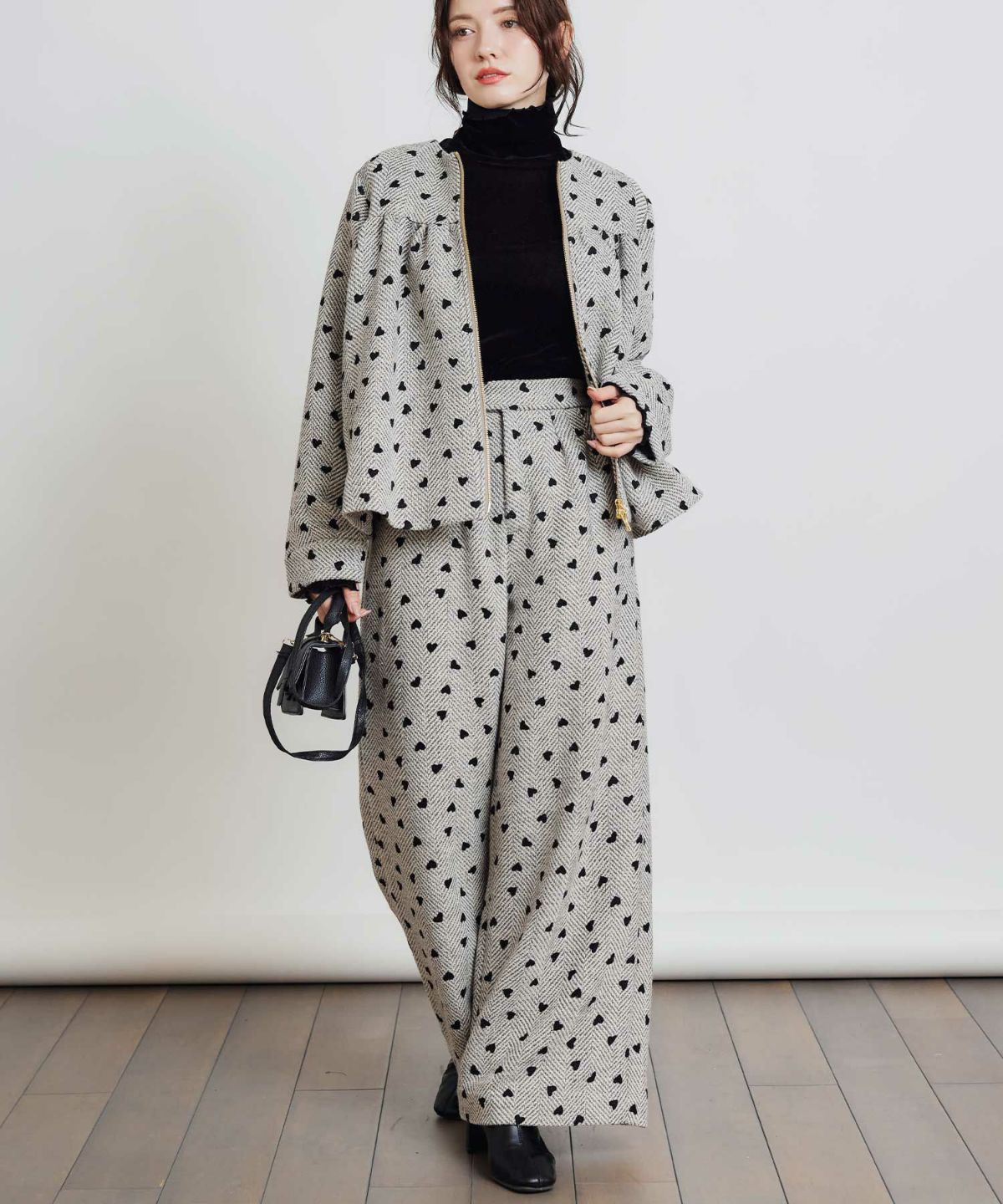 model：H155　着用サイズ：M　ベージュ　セットアップで