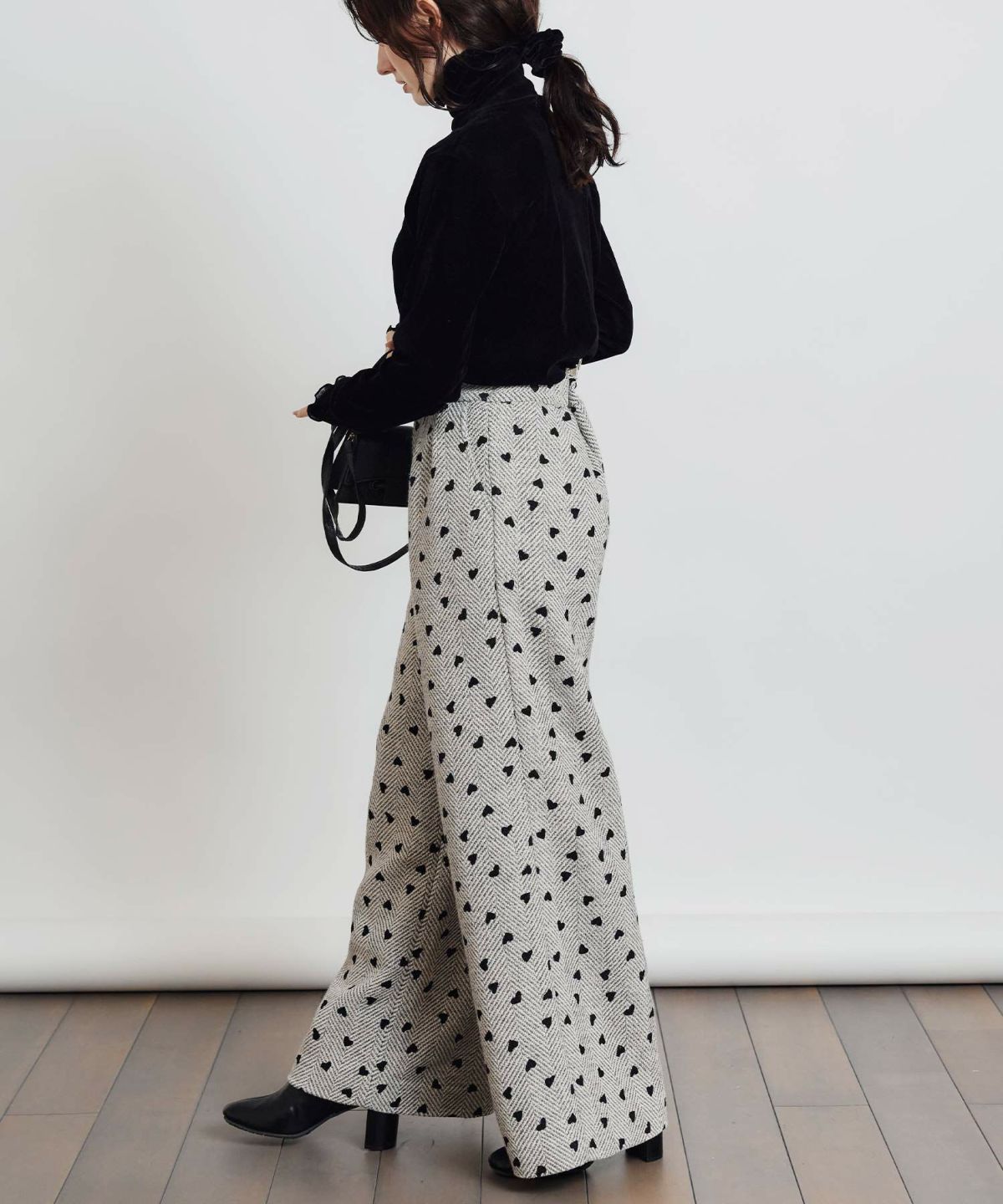 model：H155　着用サイズ：M　ベージュ