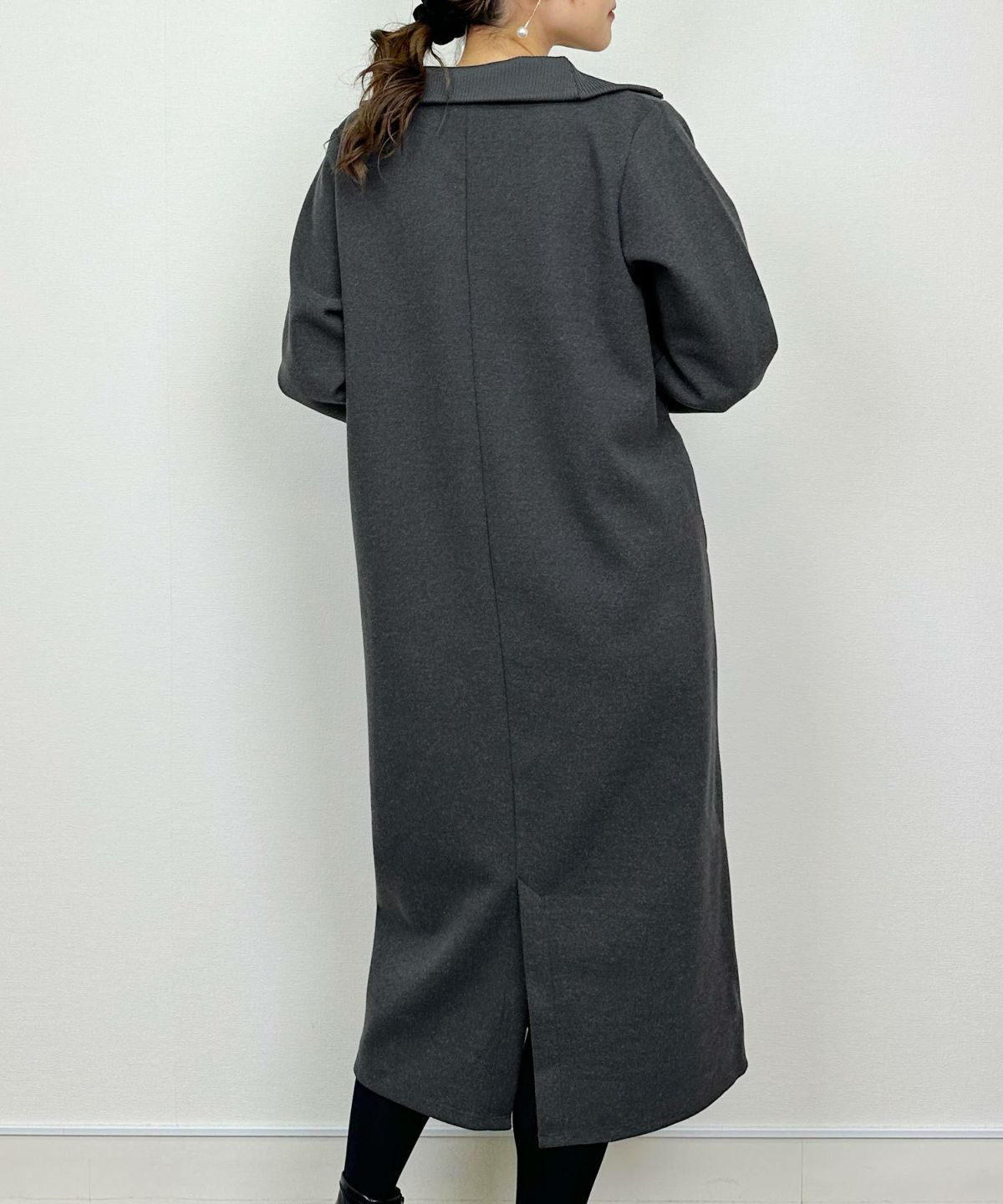 model：H164　着用サイズ：M　チャコールグレー