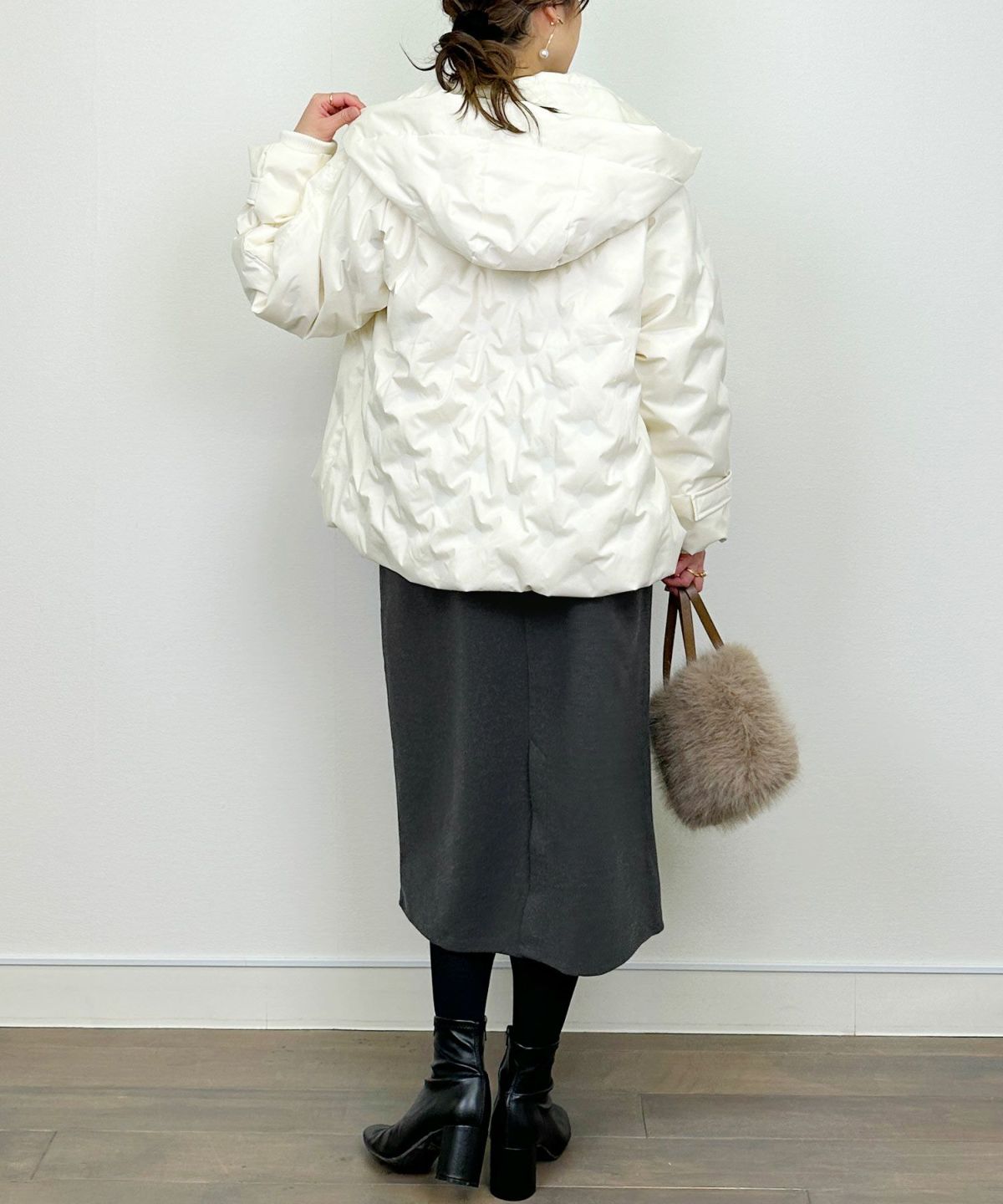 model：H164　着用サイズ：M　アイボリー