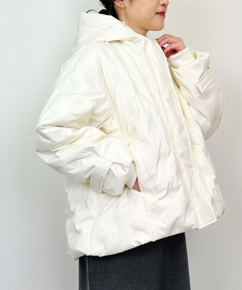 model：H164　着用サイズ：M　アイボリー