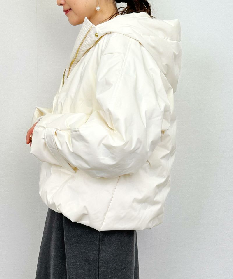 model：H164　着用サイズ：M　アイボリー　裾ドロスト絞った状態