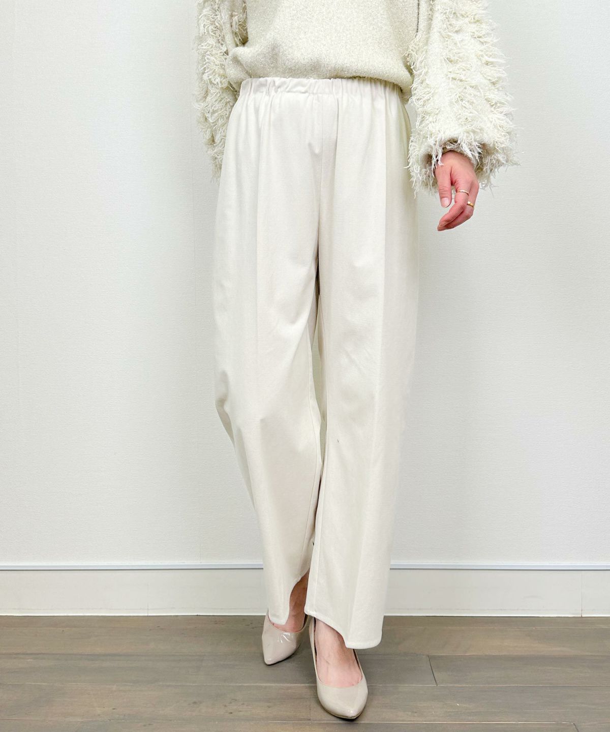 model：H164　着用サイズ：M　アイボリー