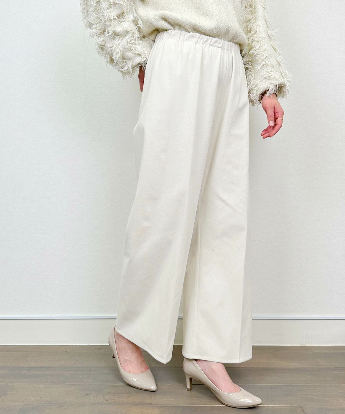 model：H164　着用サイズ：M　アイボリー