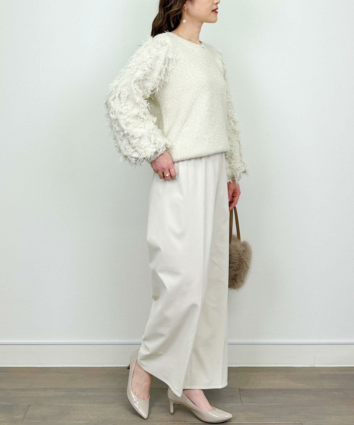 model：H164　着用サイズ：M　オフホワイト