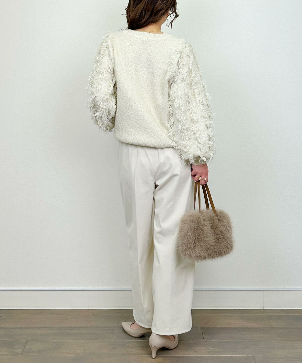 model：H164　着用サイズ：M　オフホワイト