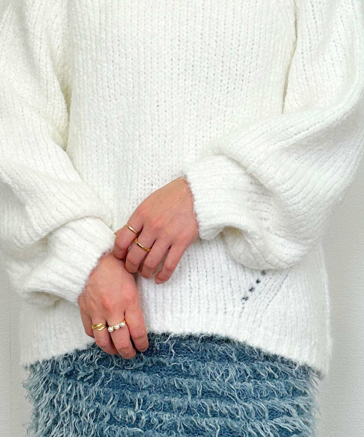 model：H164　着用サイズ：M　オフホワイト