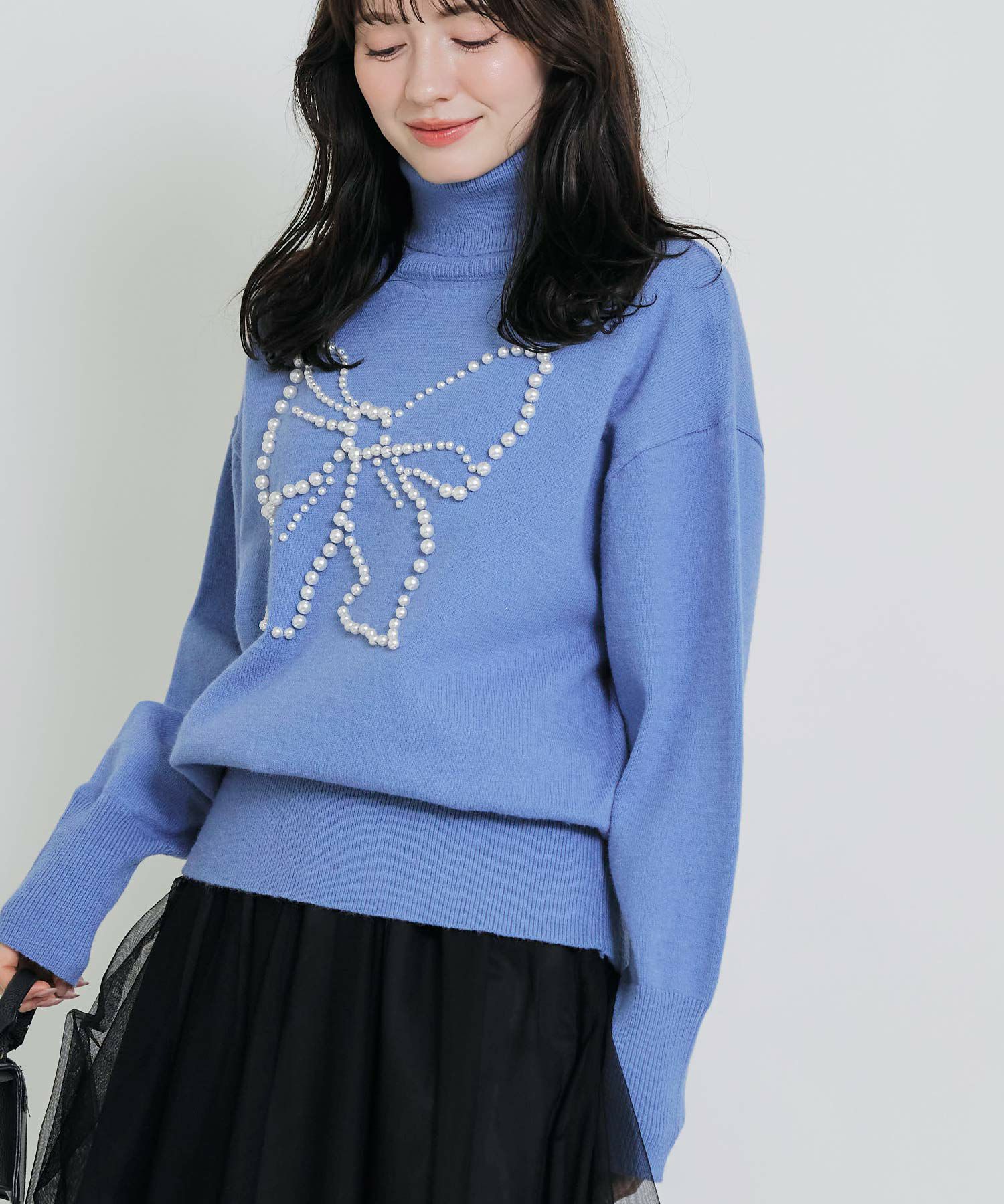 水色系　ポンチニット リボンパールタートルネックセーター | PICCIN (ピッチン) 公式通販