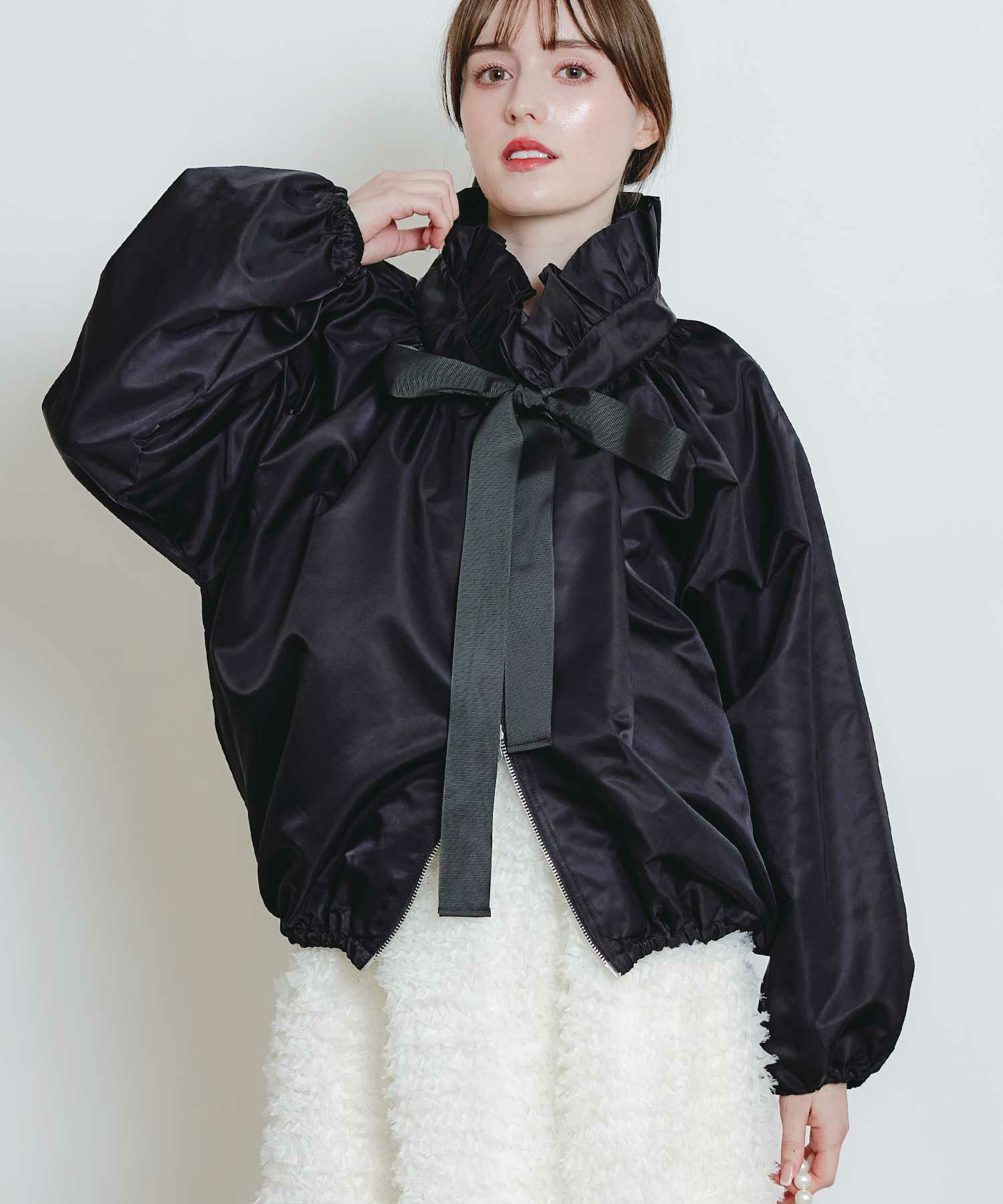 model：H160　着用サイズ：M　ブラック
