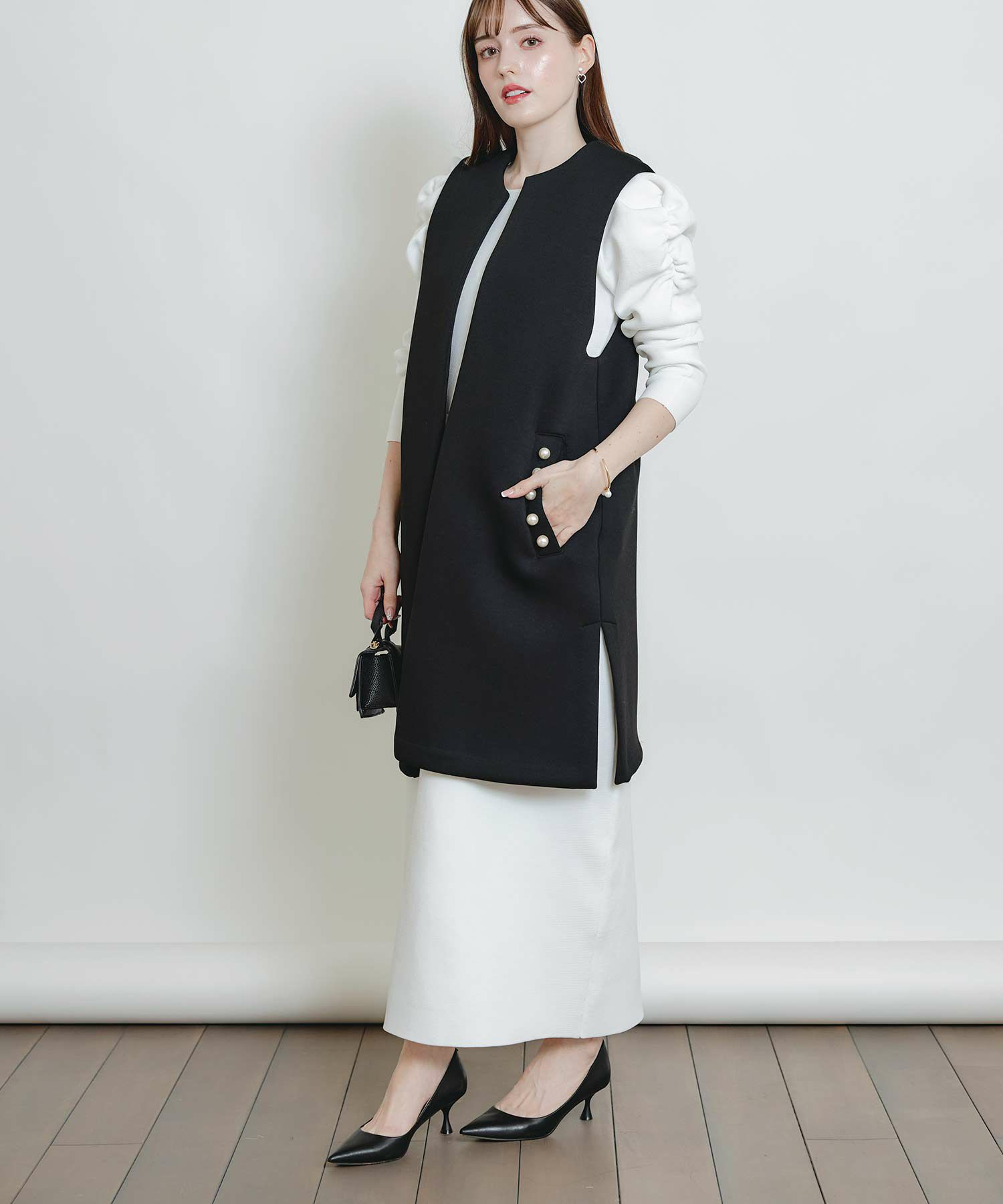 model：H160　着用サイズ：M　オフホワイト