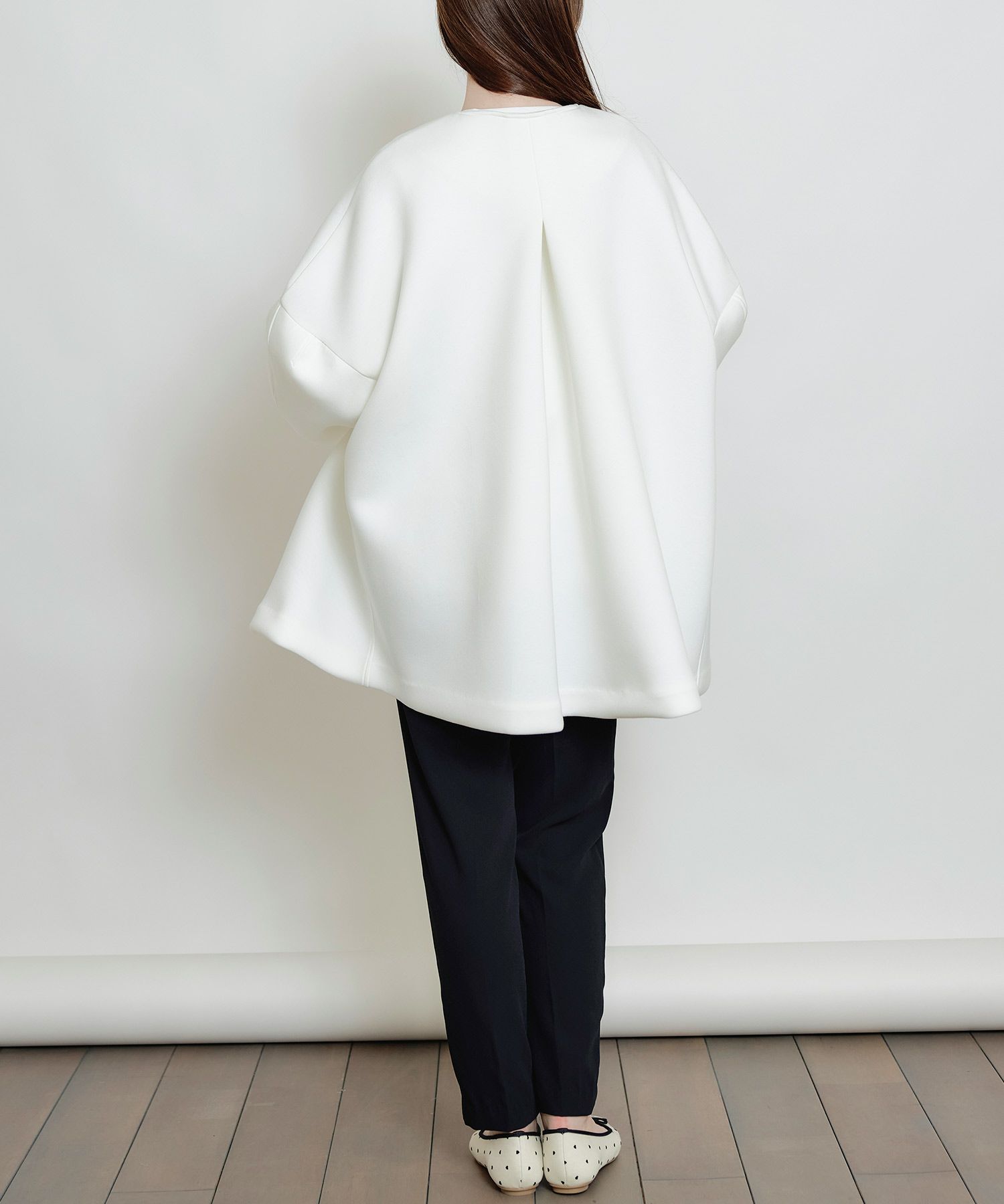 model：H160　着用サイズ：M　オフホワイト