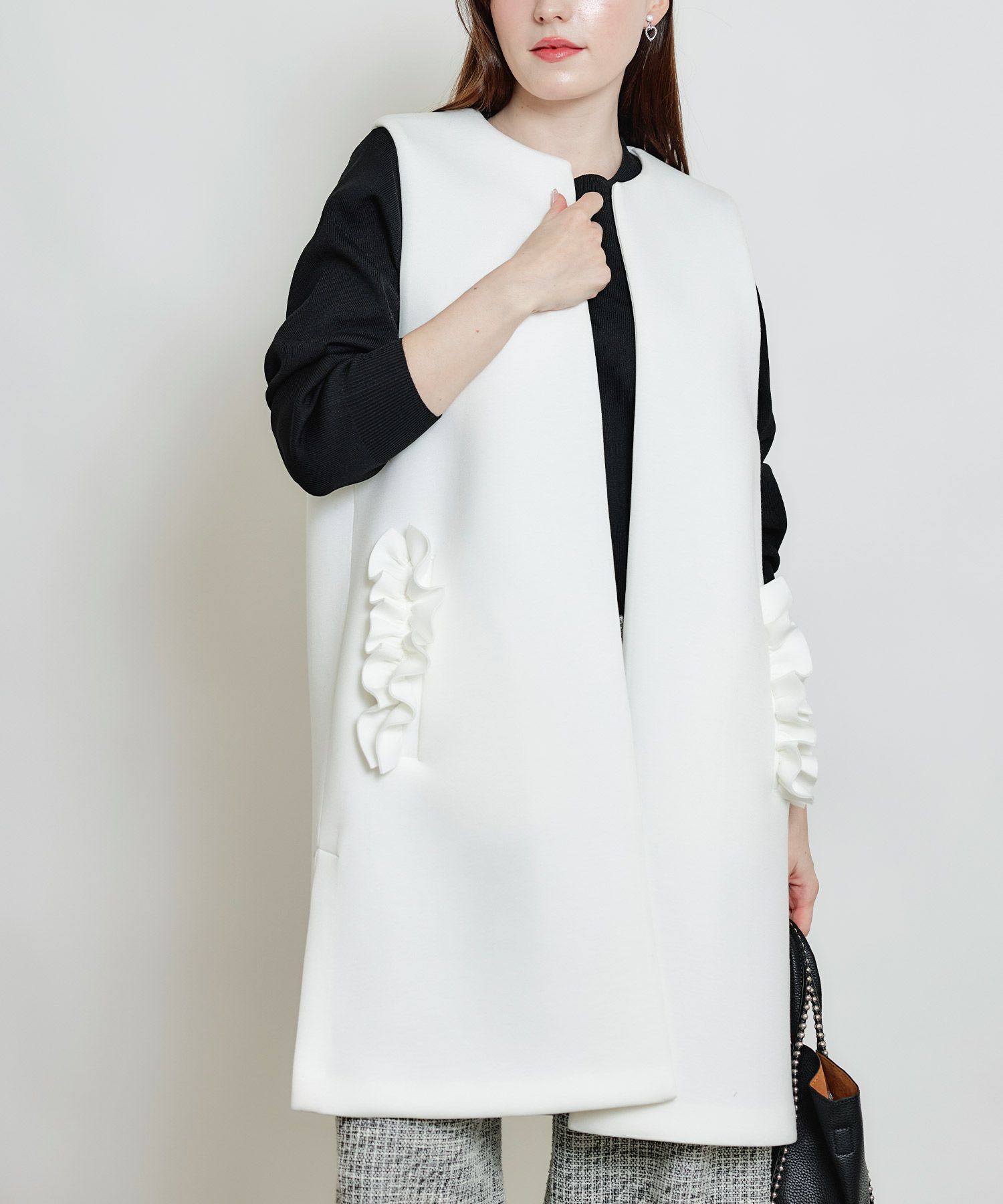 model：H160　着用サイズ：M　オフホワイト
