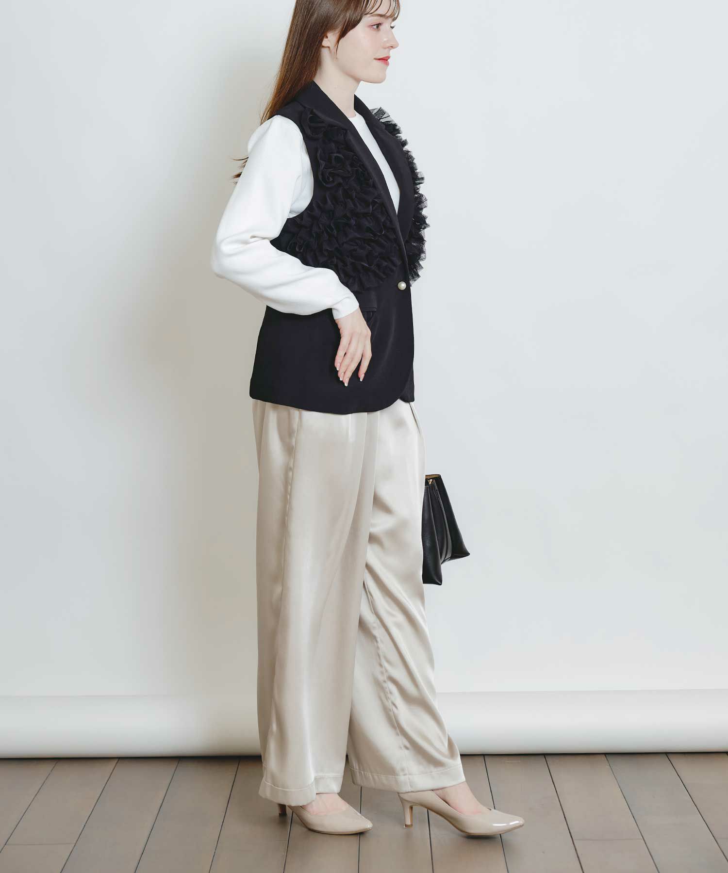 model：H160　着用サイズ：M　ブラック