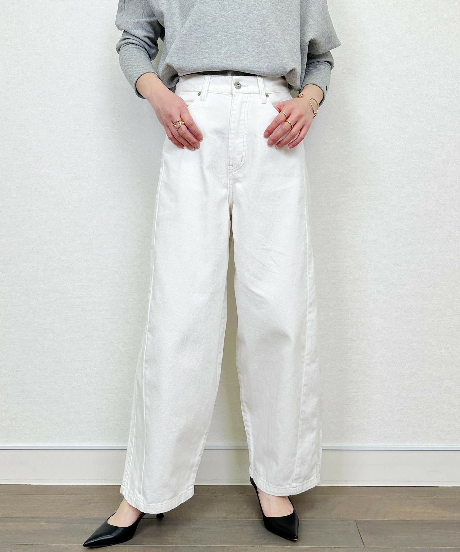 model：H164　着用サイズ：M　オフホワイト