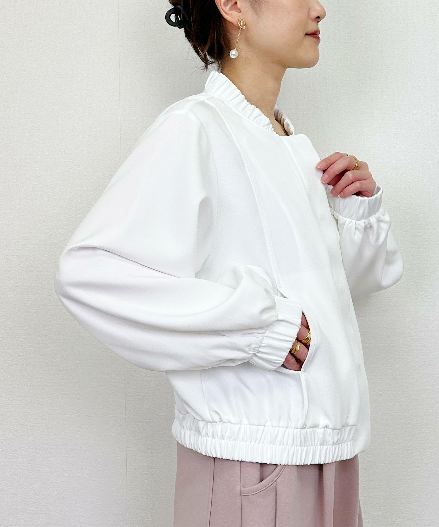 model：H164　着用サイズ：M　オフホワイト