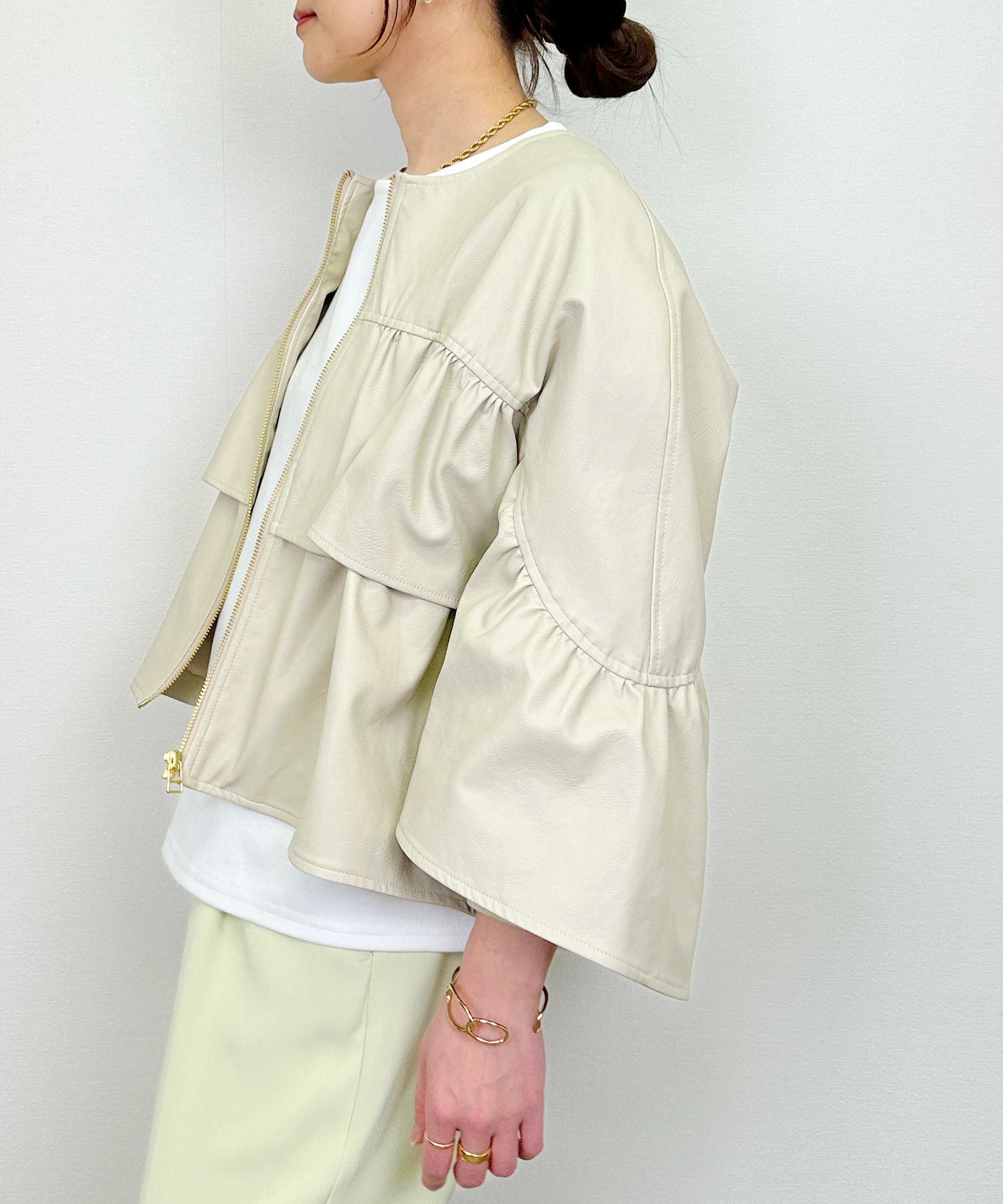 model：H164　着用サイズ：M　アイボリー