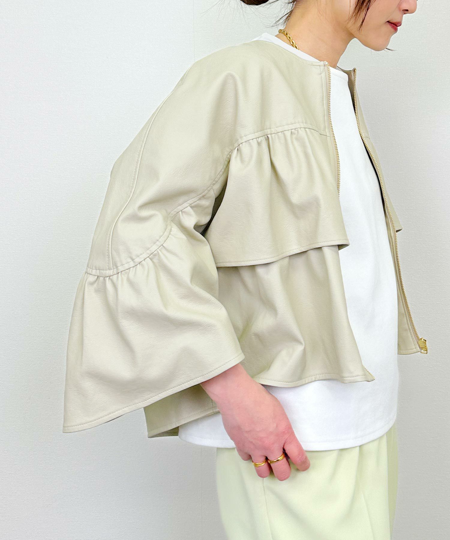 model：H164　着用サイズ：M　アイボリー