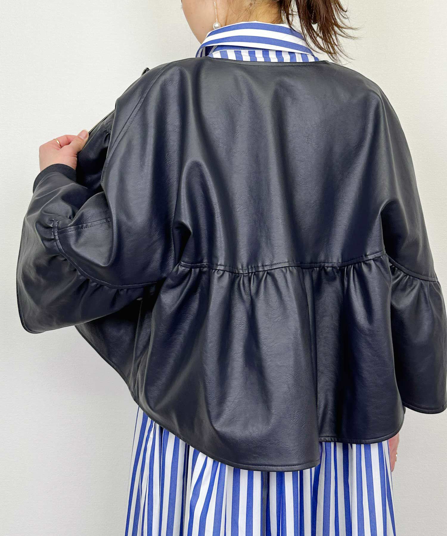 model：H164　着用サイズ：M　ネイビー