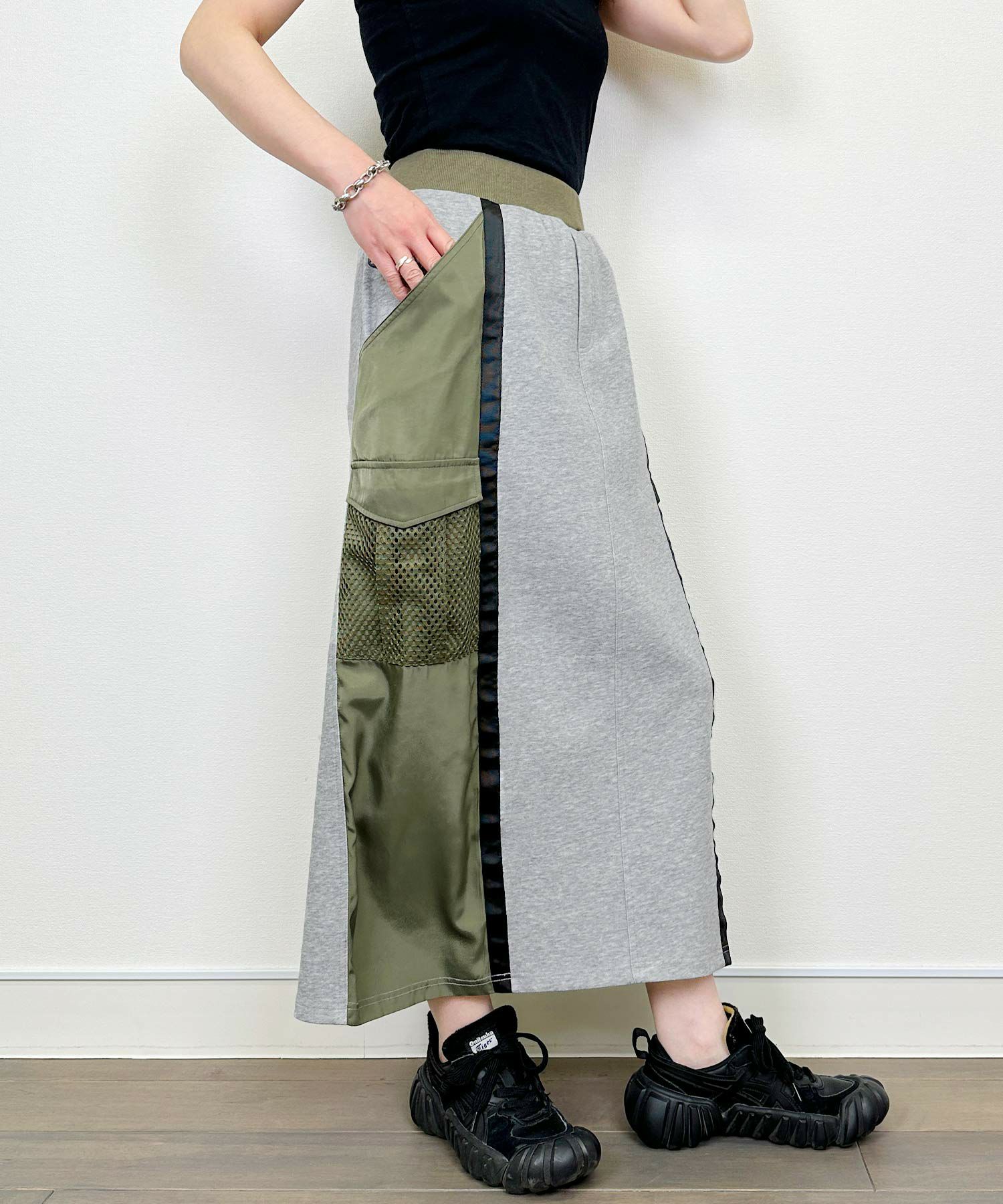 model：H164　着用サイズ：M　グレー