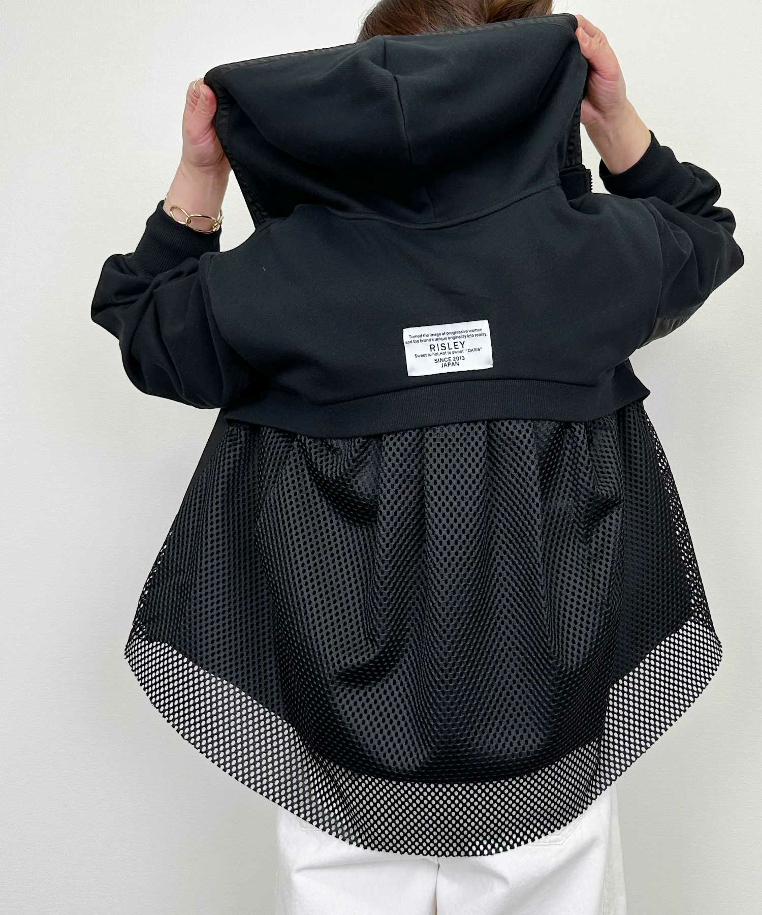 model：H164　着用サイズ：M　ブラック
