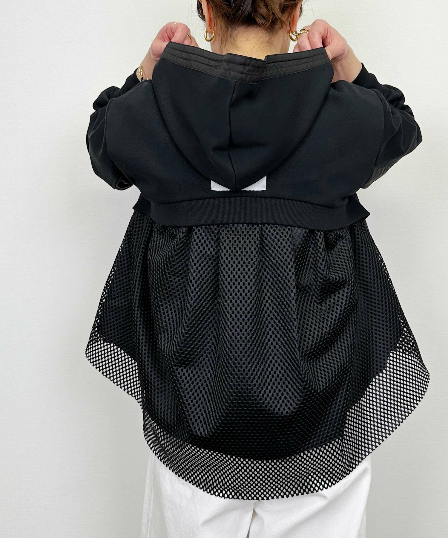 model：H164　着用サイズ：M　ブラック