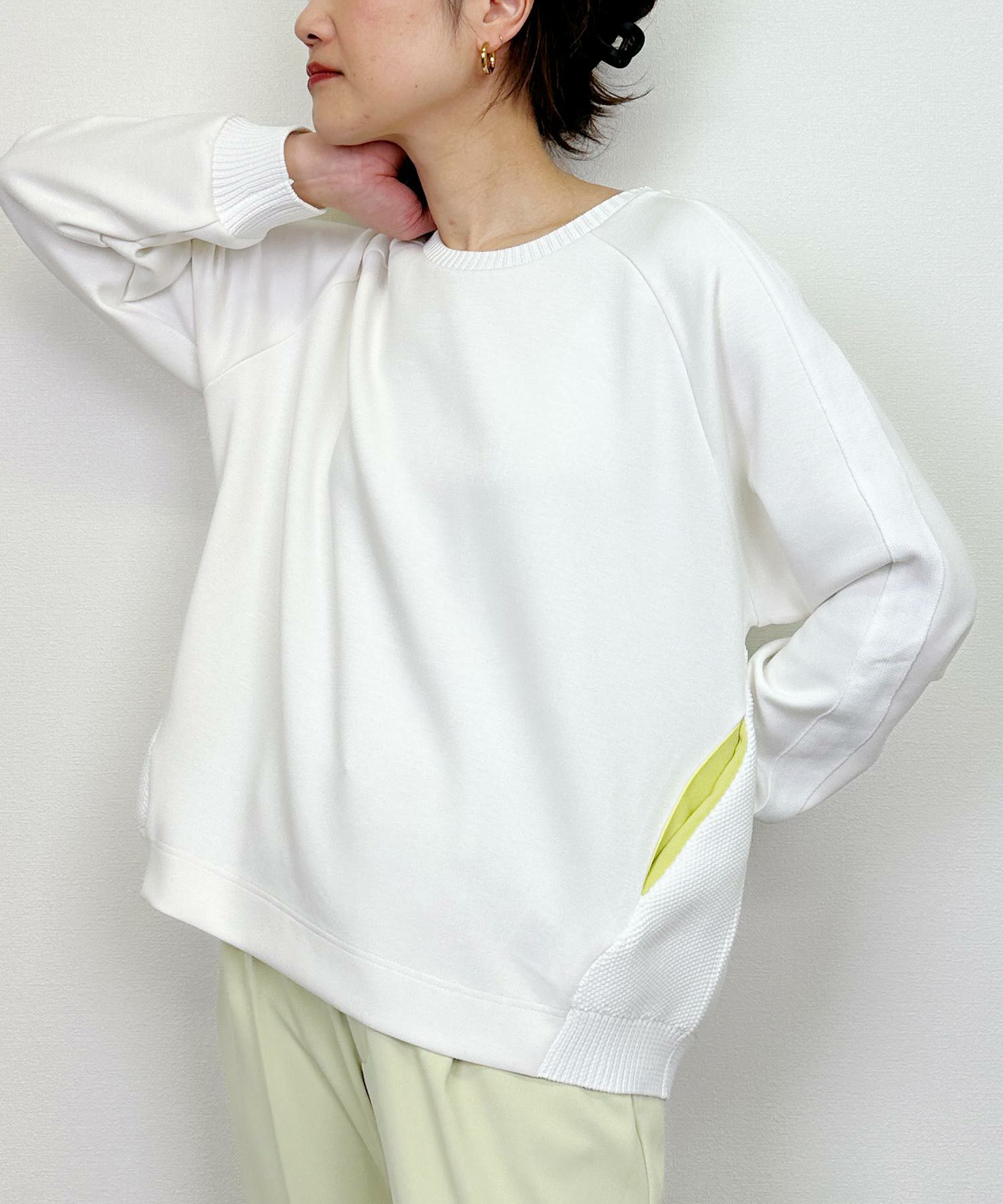 model：H164　着用サイズ：M　オフホワイト