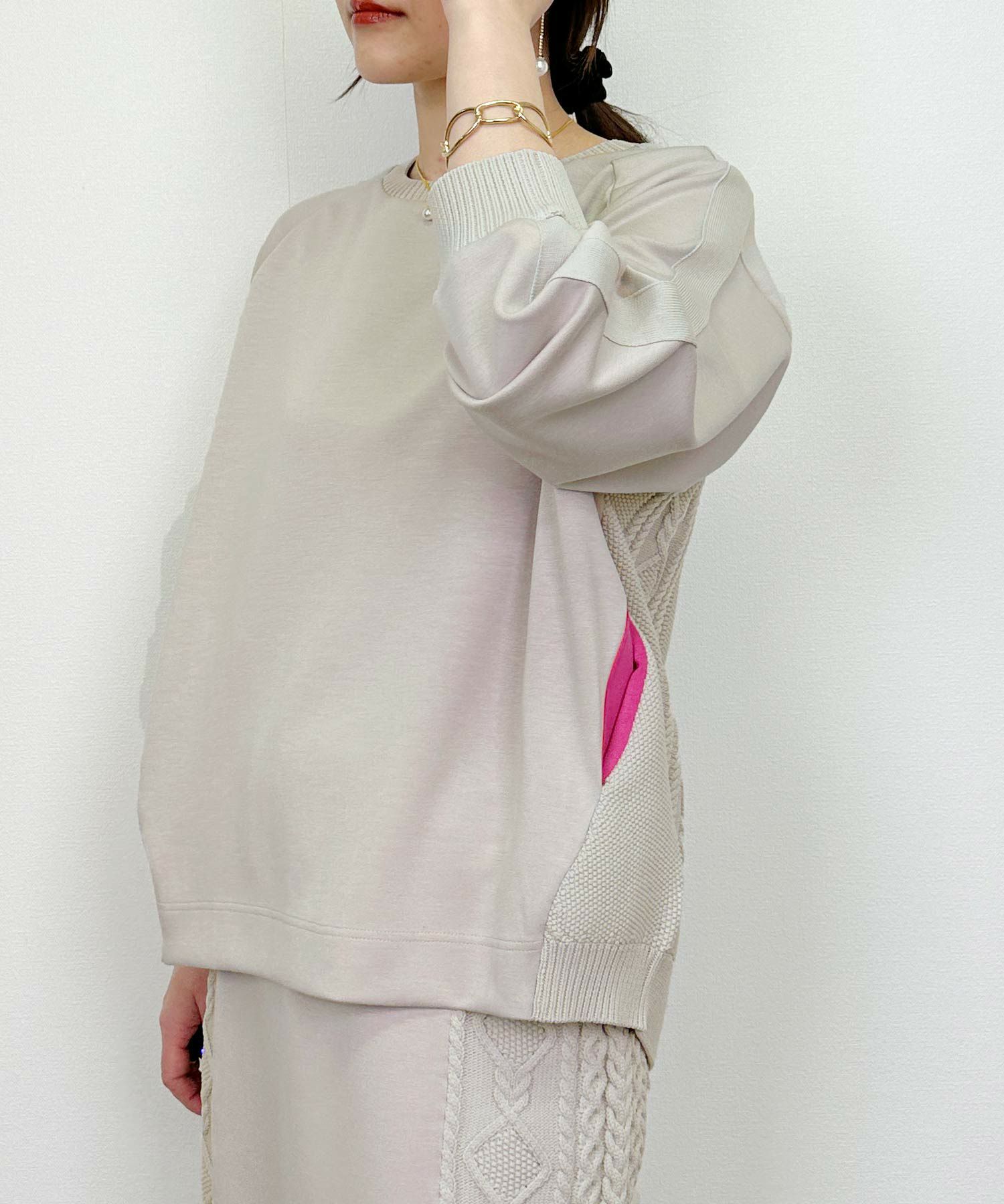 model：H164　着用サイズ：M　グレイッシュベージュ