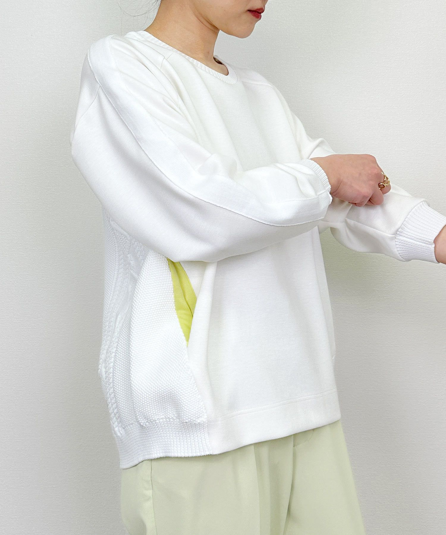 model：H164　着用サイズ：M　オフホワイト