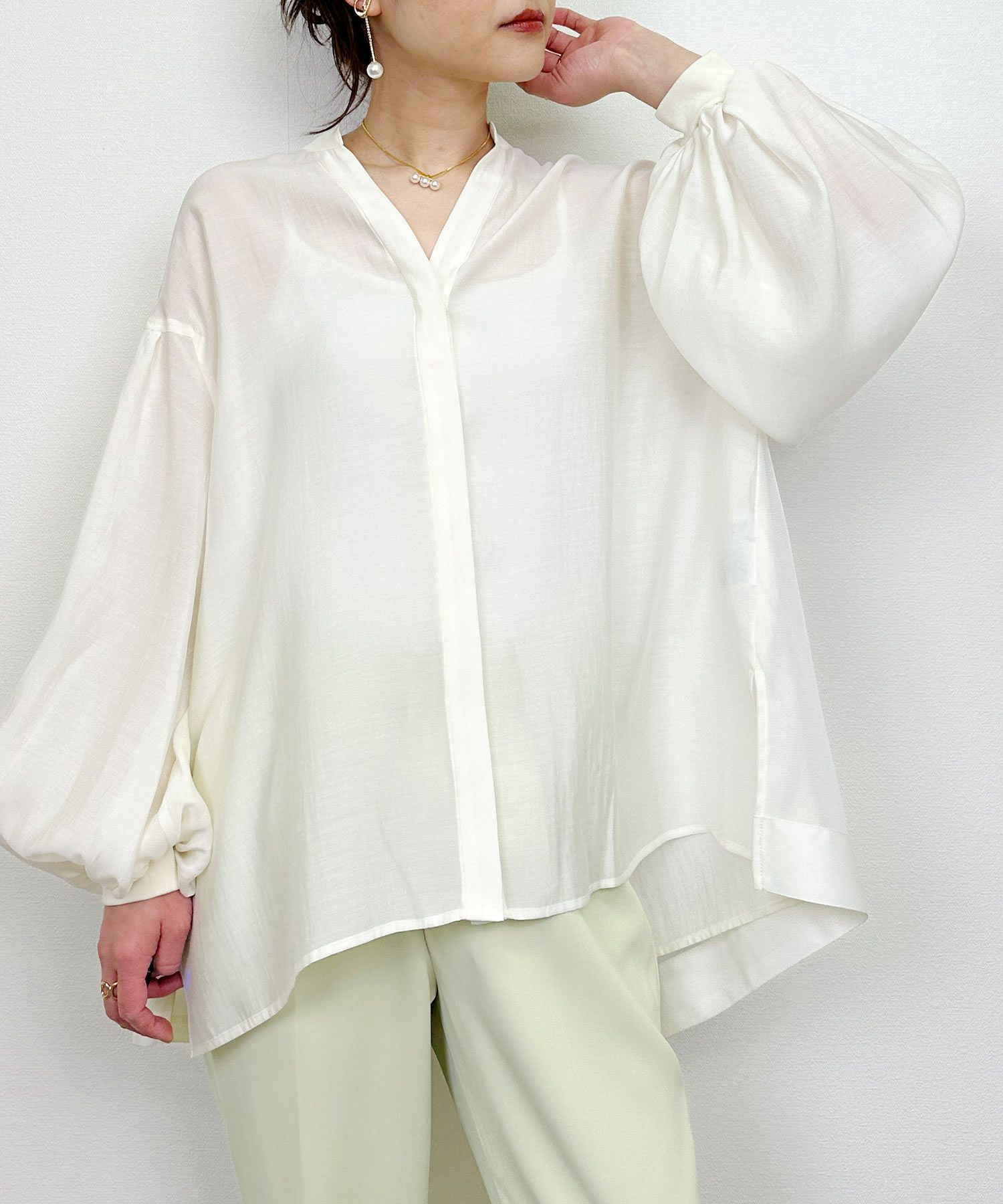 model：H164　着用サイズ：M　オフホワイト