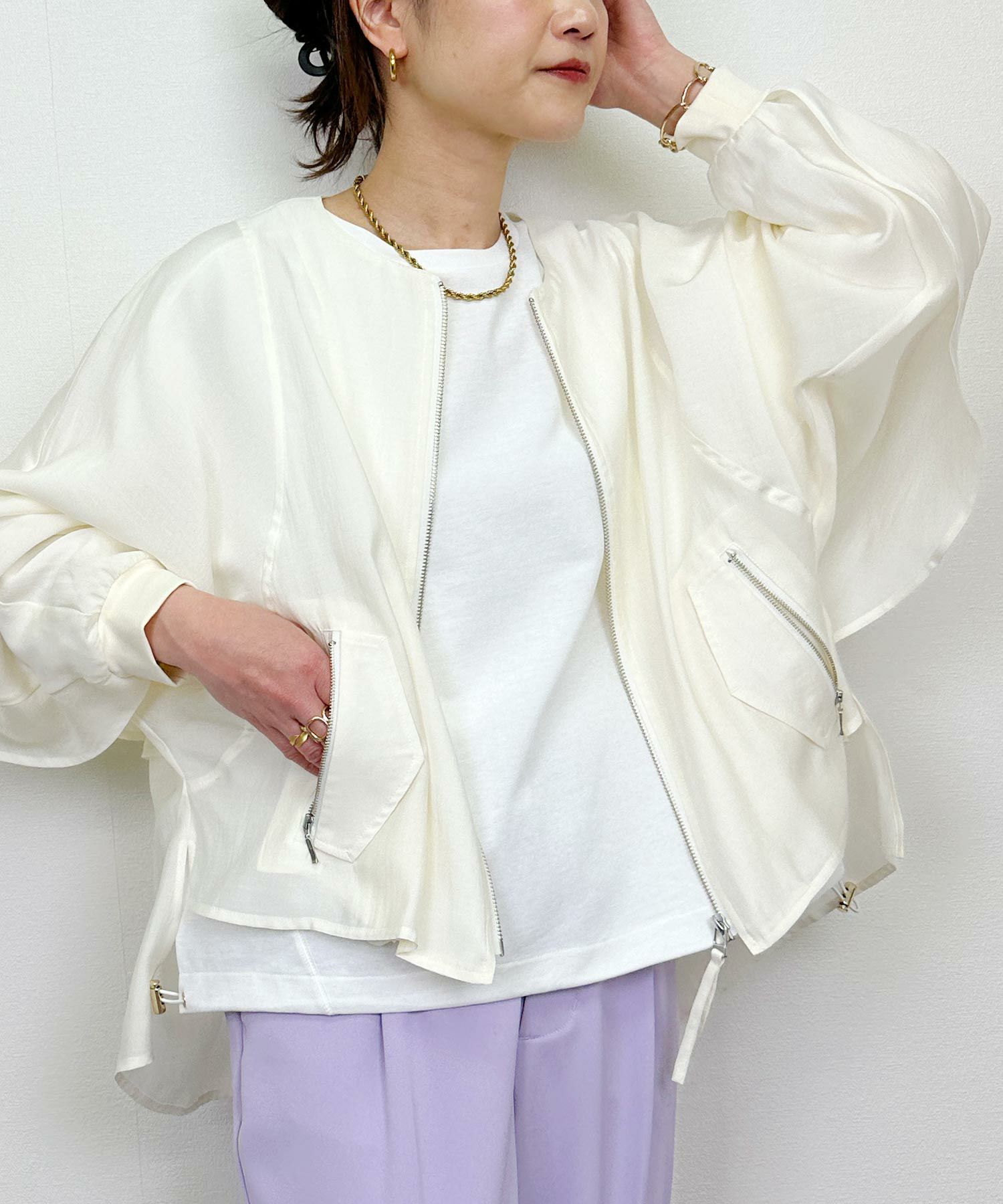 model：H164　着用サイズ：M　オフホワイト