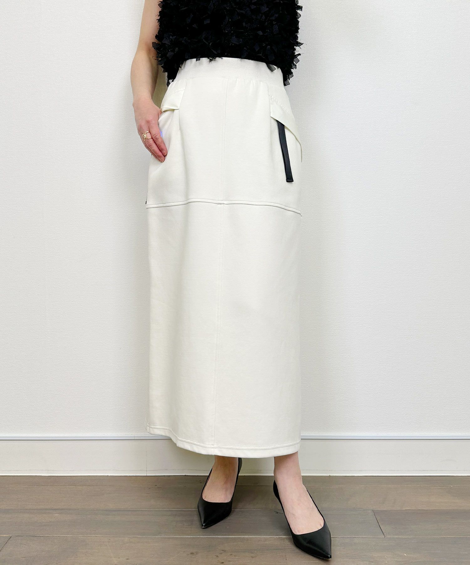 model：H164　着用サイズ：M　オフホワイト