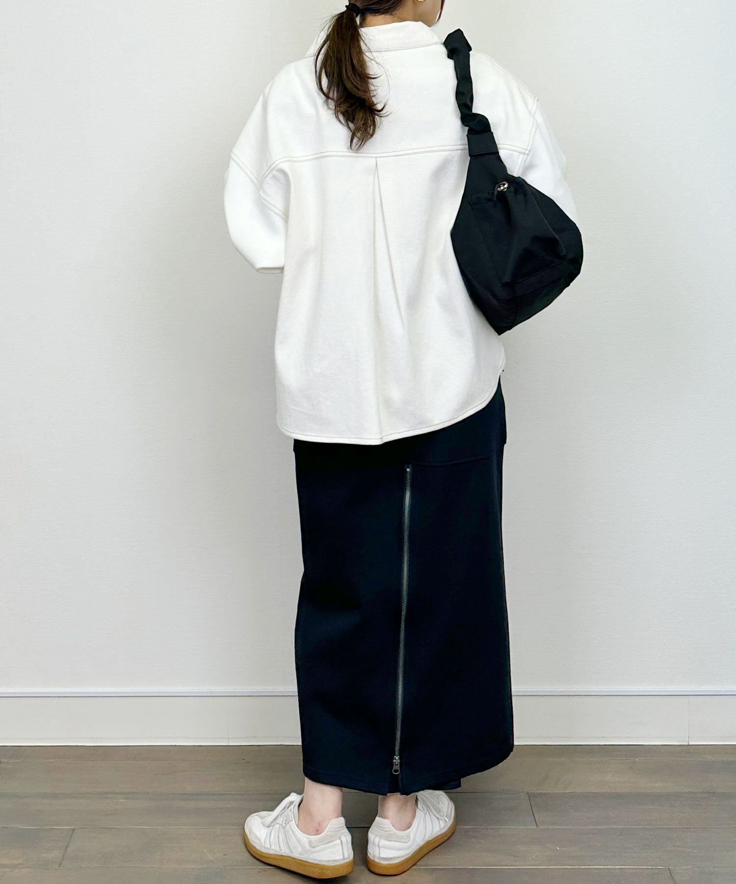 model：H164　着用サイズ：M　ブラック