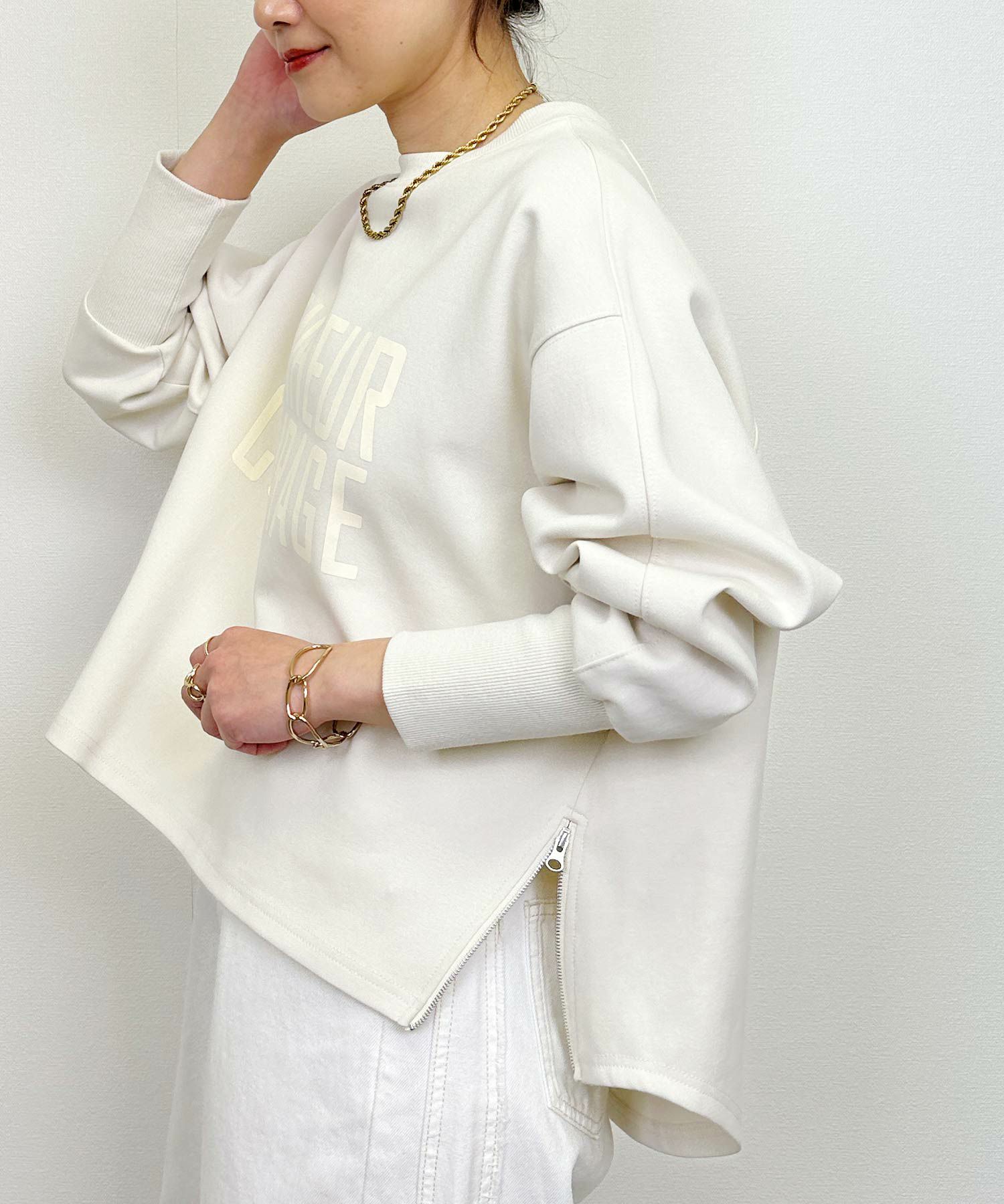 model：H164　着用サイズ：M　オフホワイト