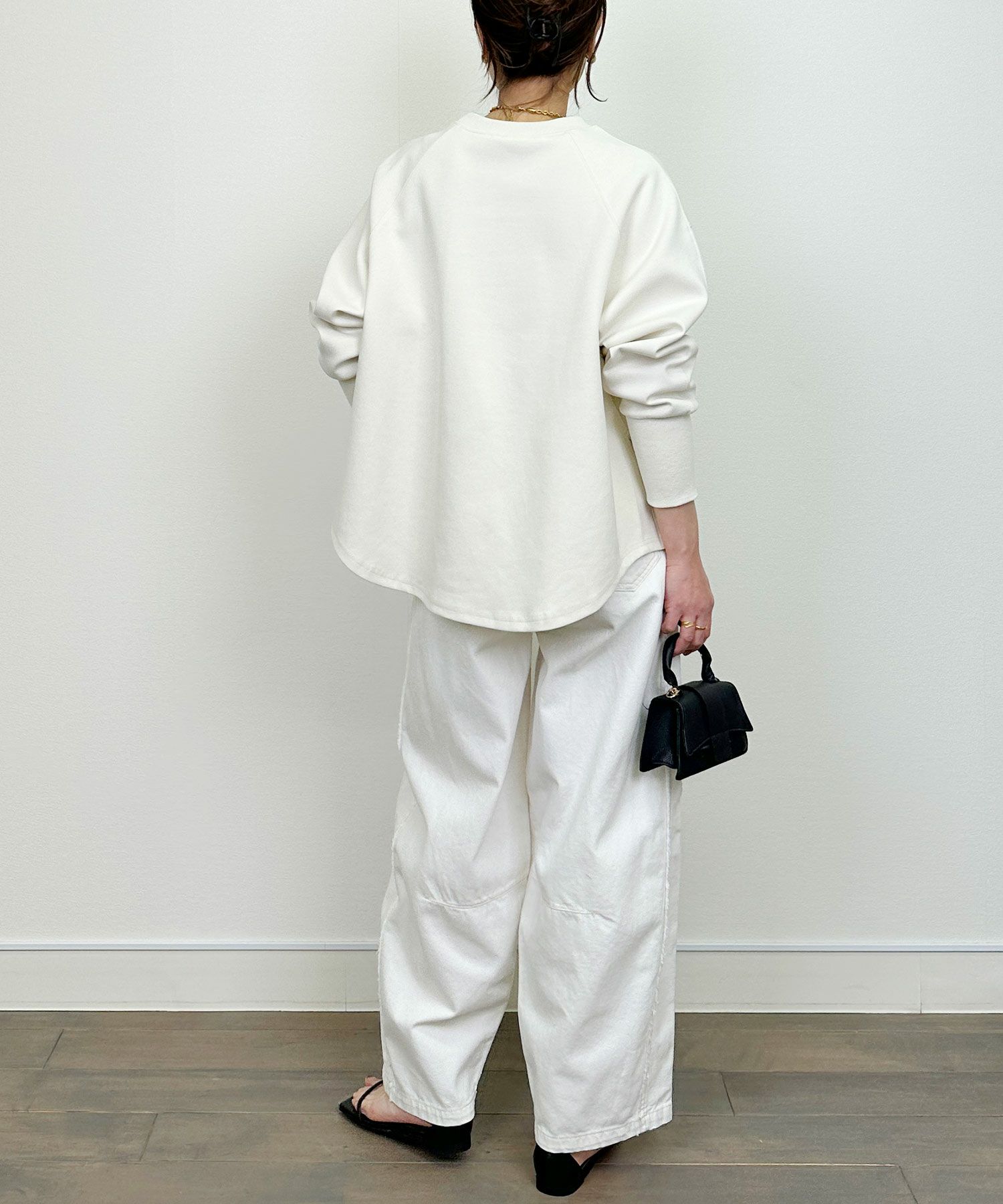 model：H164　着用サイズ：M　オフホワイト