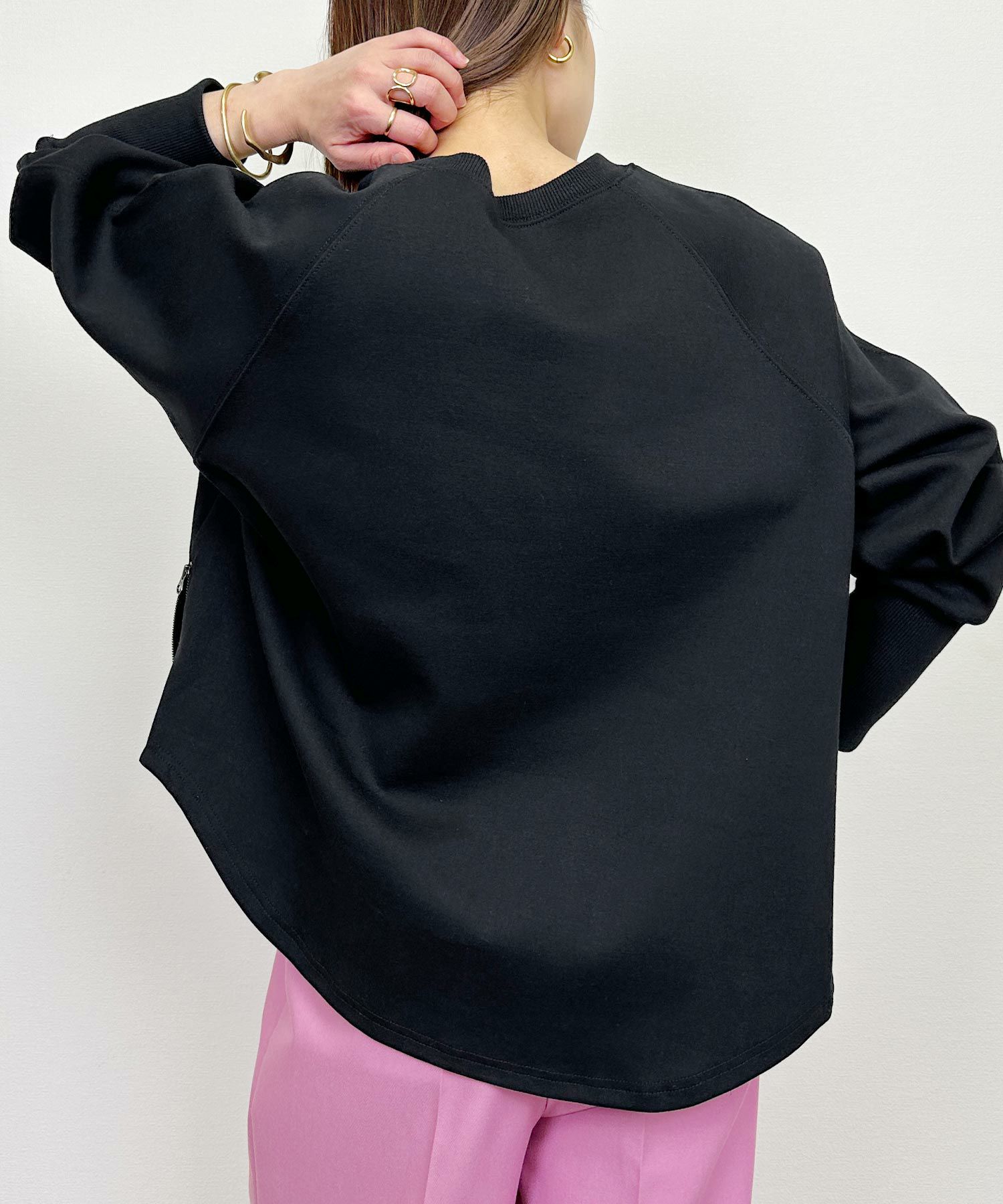 model：H164　着用サイズ：M　ブラック