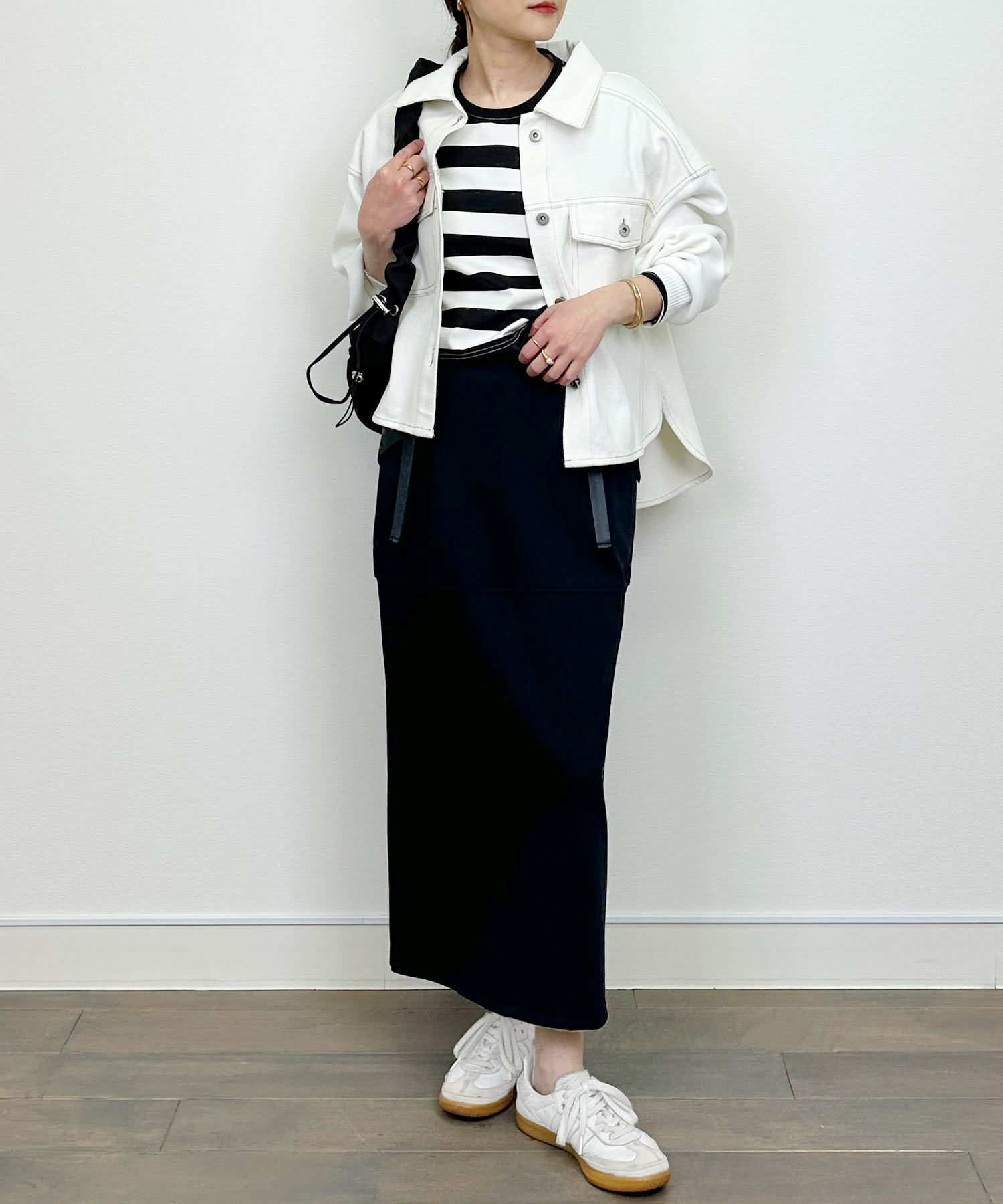 model：H164　着用サイズ：M　オフホワイト