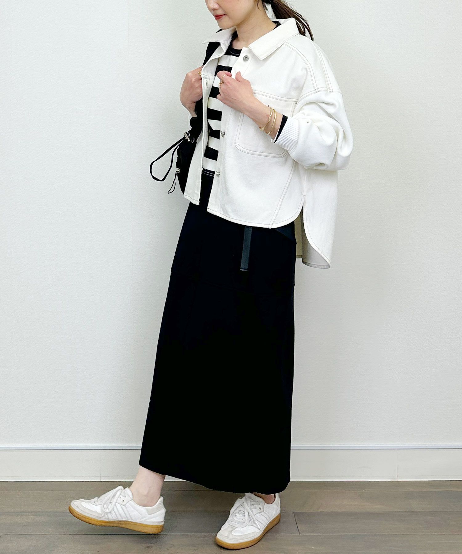 model：H164　着用サイズ：M　オフホワイト