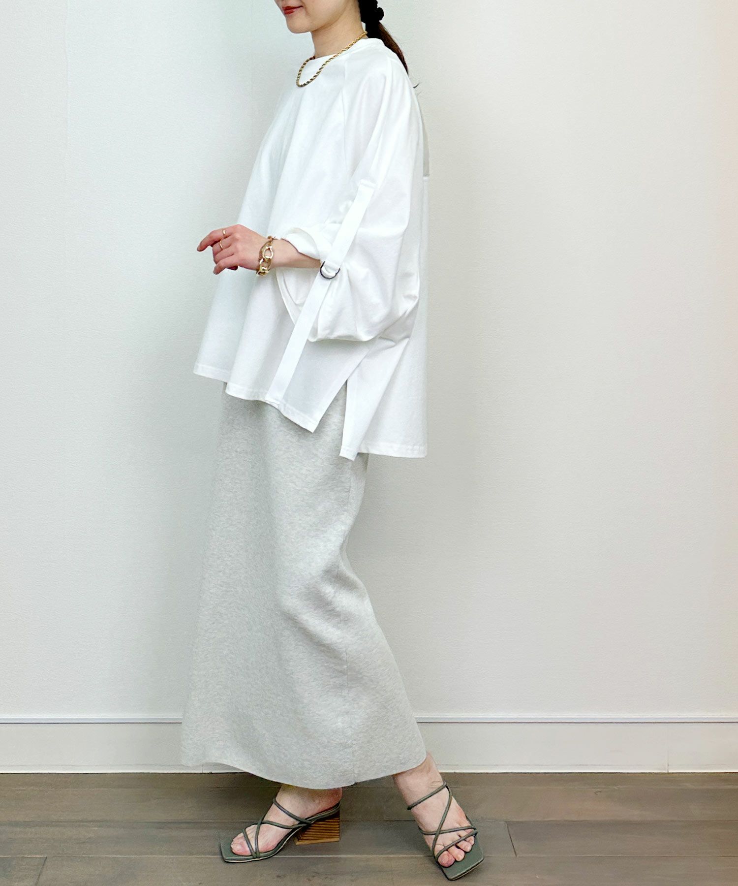 model：H164　着用サイズ：M　オフホワイト